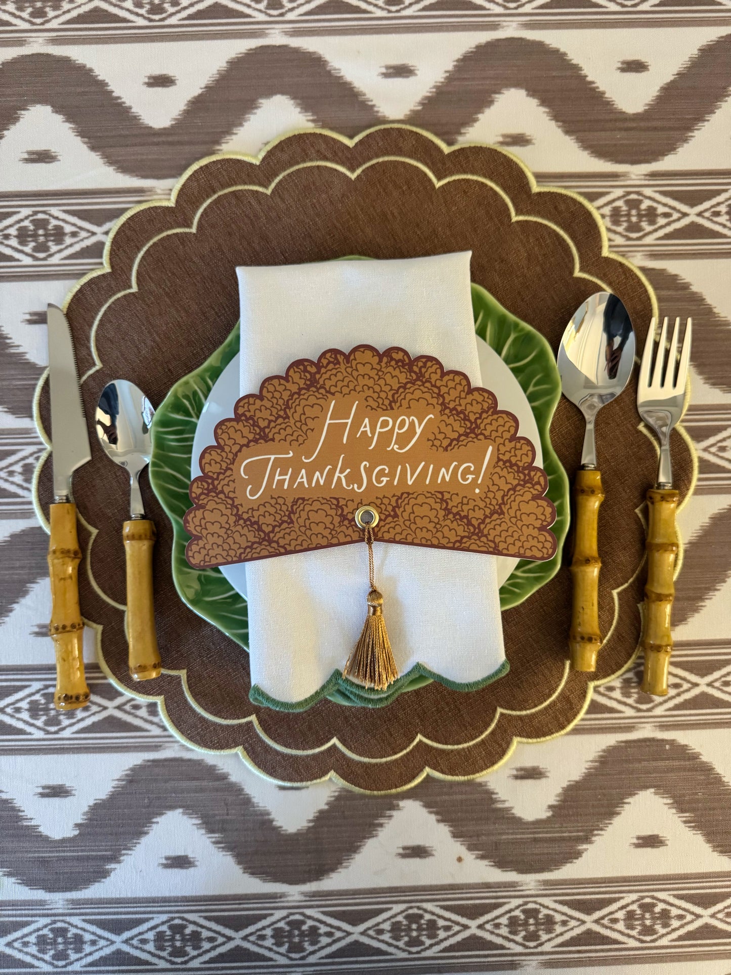 Brown Scallop Happy Thanksgiving Plate Round - Set of 4