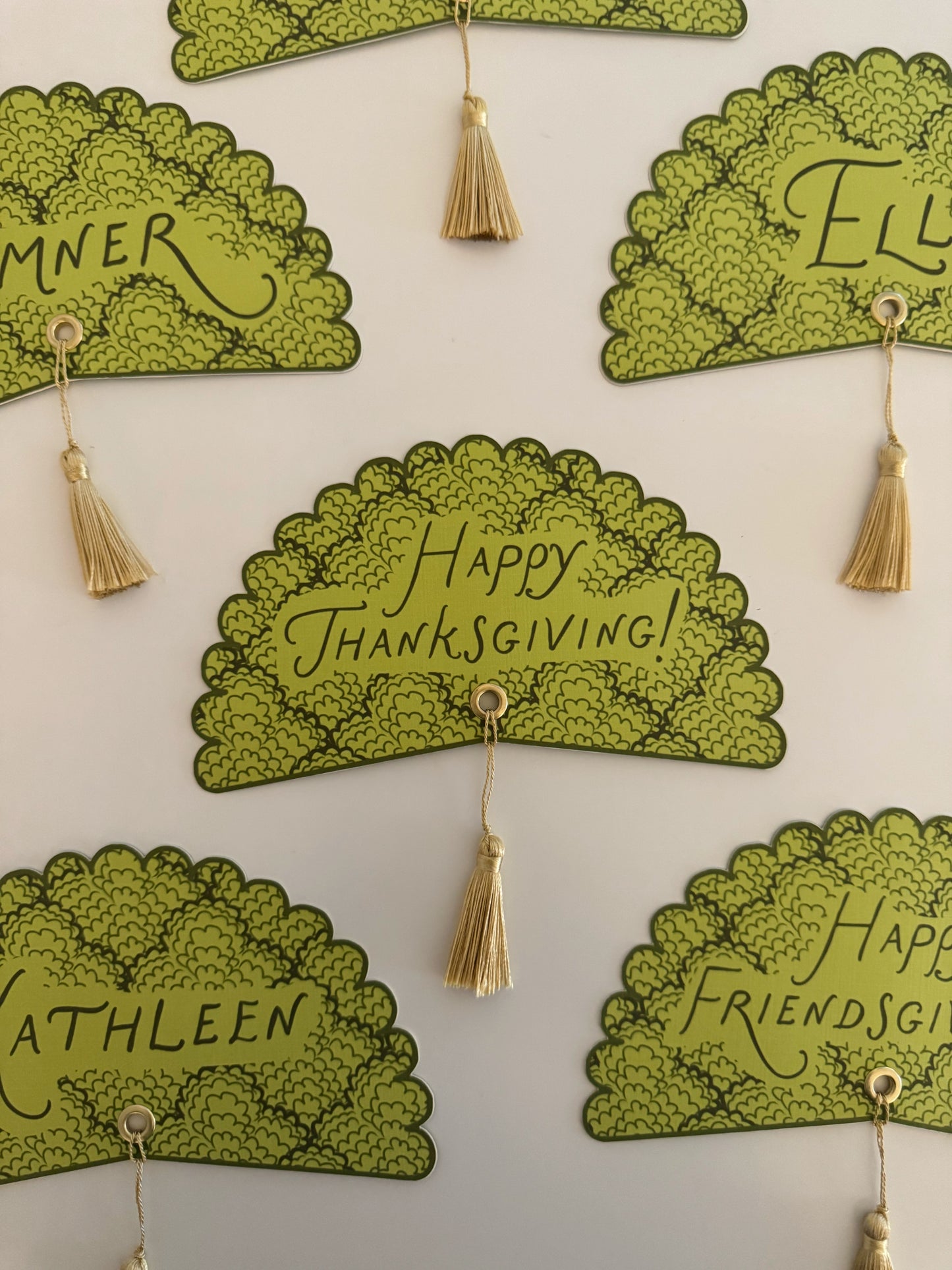 Green Scallop Happy Thanksgiving Plate Round - Set of 4